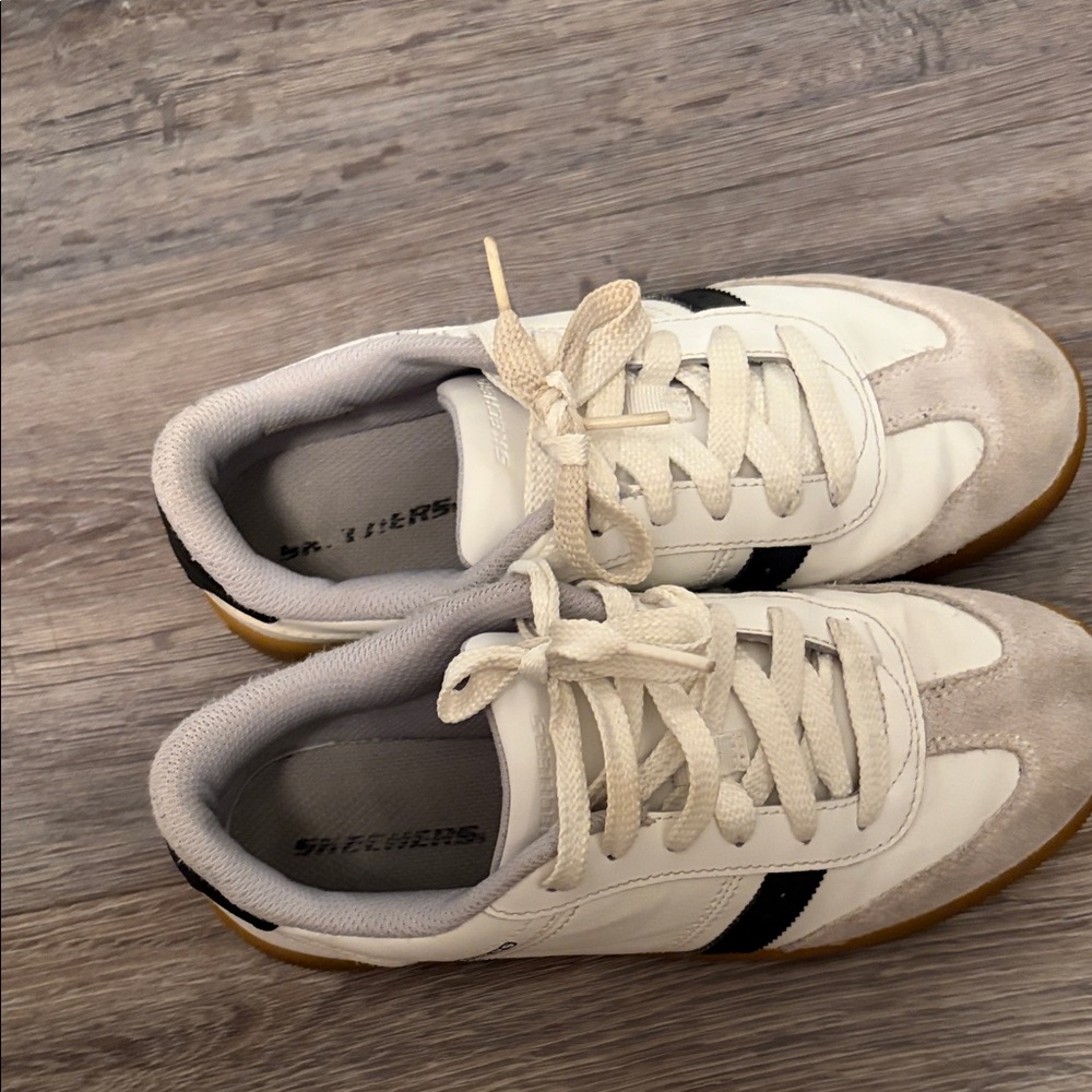 Skechers Cream and Black Casual Sneakers